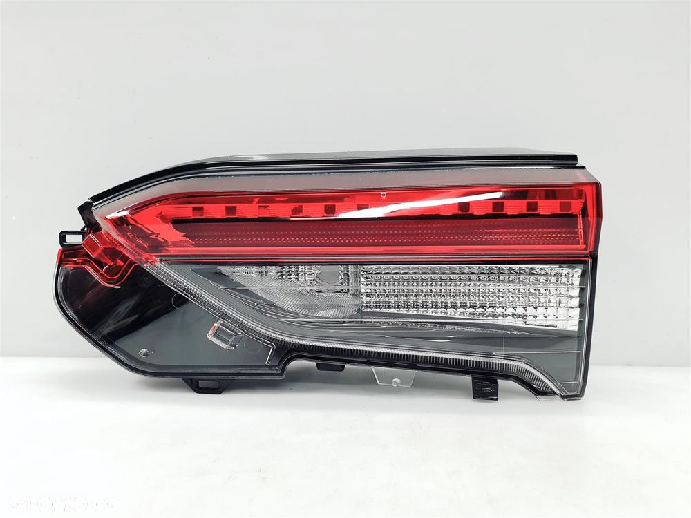 TOYOTA RAV 4 V-GENARACJA 19r+ PRAWA LAMPA TYŁ W KLAPĘ ORY EU !!! 8158042151 - 1