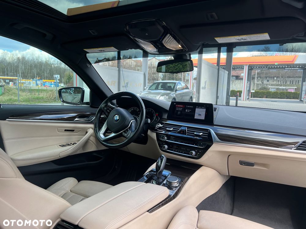 BMW Seria 5 530i Sport Line - 12