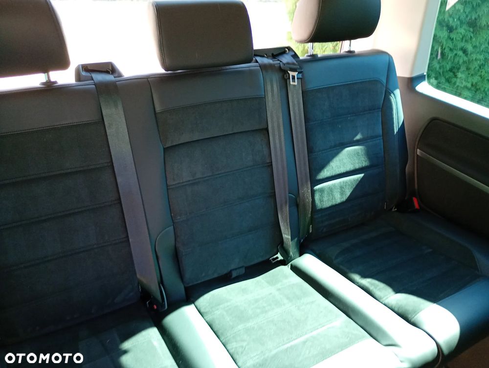Volkswagen Multivan - 10