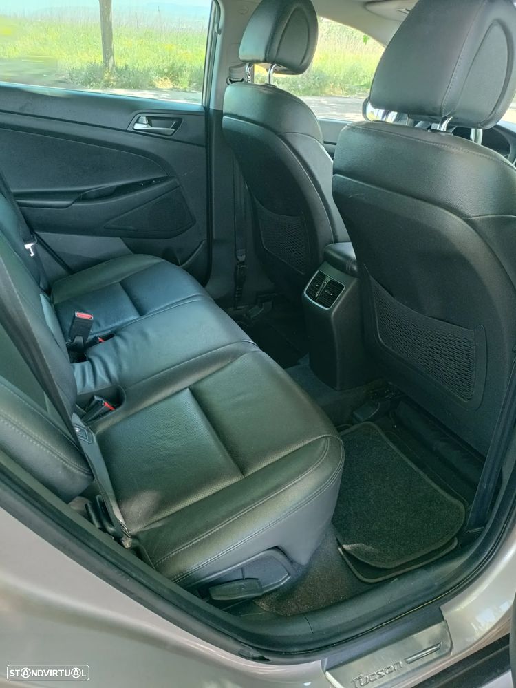 Hyundai Tucson 1.7 CRDi Premium DCT - 15