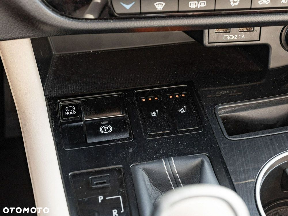 Lexus RX - 21