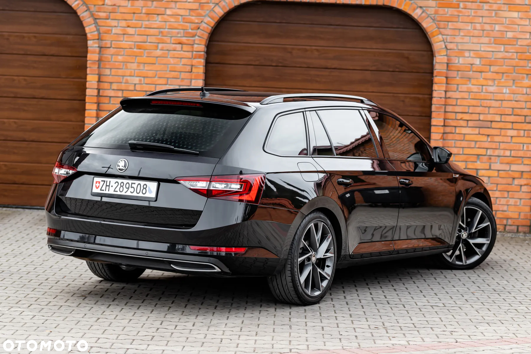 Skoda Superb 2.0 TDI DSG Sportline - 4