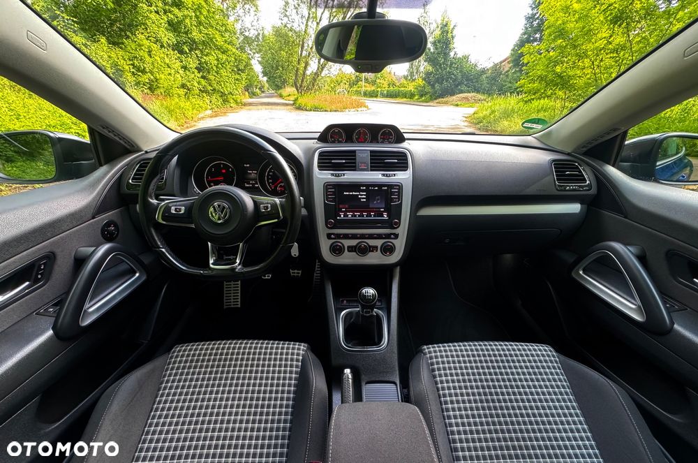 Volkswagen Scirocco 2.0 TDI Blue Motion Technologie Club - 14