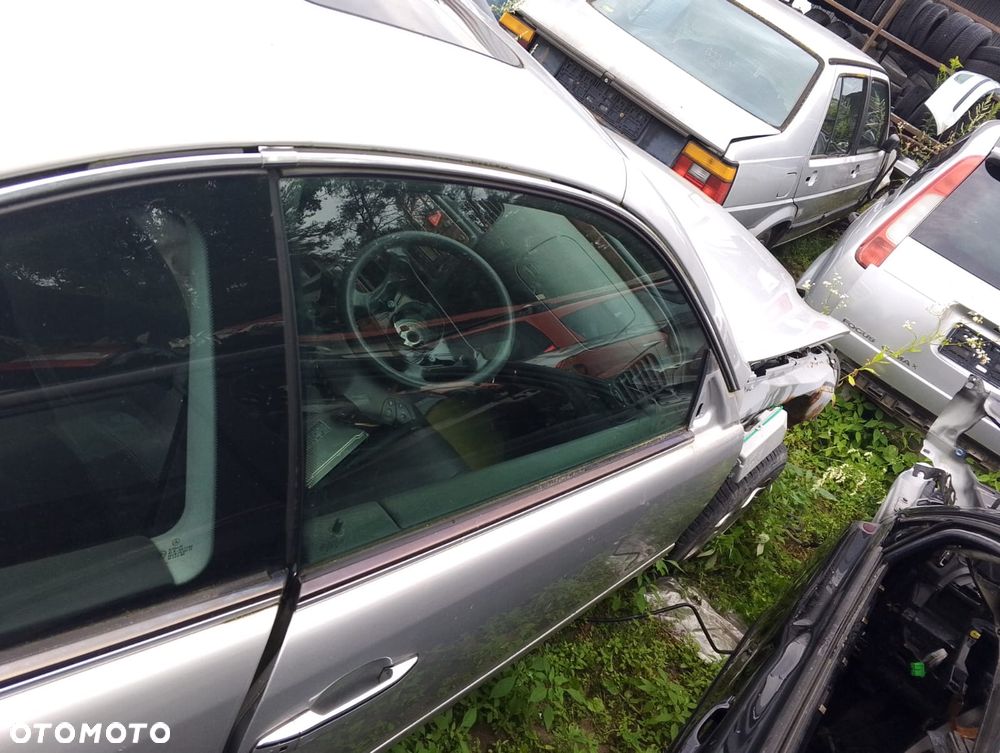 Mercedes CLK C208 (97-99r.) 2.0B 136KM. Silnik 111945 Skrzynia 717417 lakier 744. Cały na części GWARANCJA !!!  Przód Tył Zestaw Komplet Drzwi Klapa Zderzak Błotnik Maska Grill Atrapa Szyba Pas Lampa Lusterko Boczki Fotel Kanapa Kokpit Deska Rozdzielcza Przełącznik Włącznik Sterownik Przewody Wiązka Instalacja Moduł Komputer Czujnik Listwa Pompa Alternator Wtryski Głowica Rozrusznik Kompresor Sprzęgło Dwumas Silnik Skrzynia ABS Klimatyzacji Paliwa Wspomagania Kolektor Turbina Przepustnica Zawór Chłodnica Koło Hak Belka Sanki Zawieszenie Mcpherson Półoś Amortyzator Wydech Tłumik Zacisk Most - 5