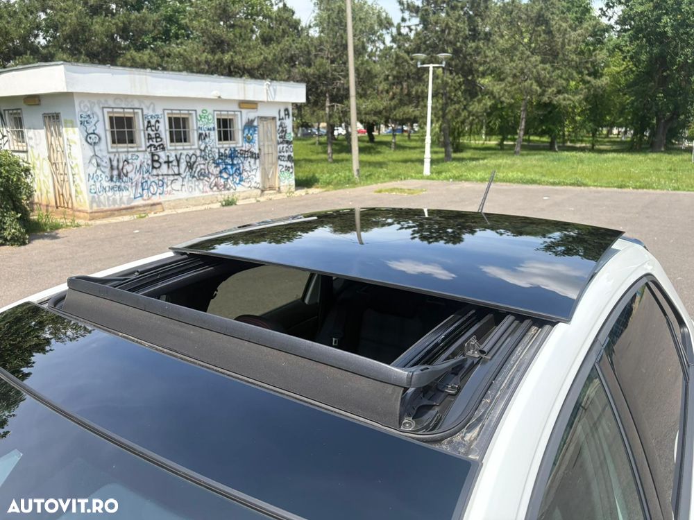 Volkswagen Polo 2.0 TSI DSG GTI - 12