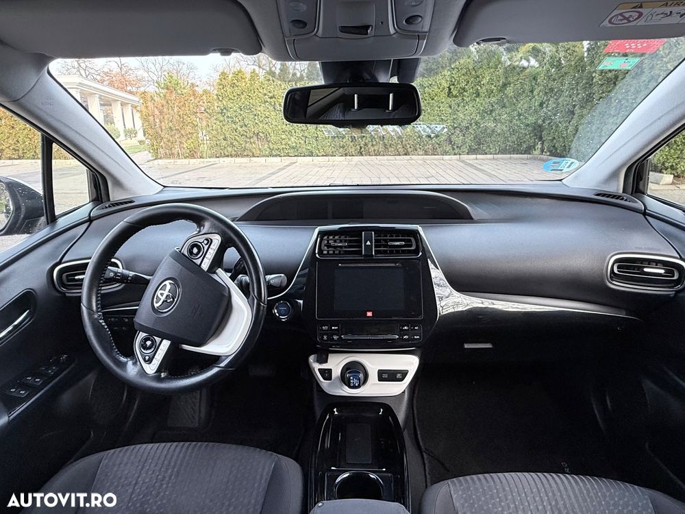 Toyota Prius Hybrid - 5