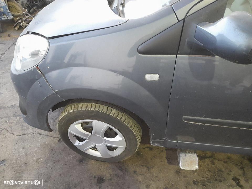 GUARDA-LAMAS FRENTE ESQUERDO RENAULT TWINGO II - 1