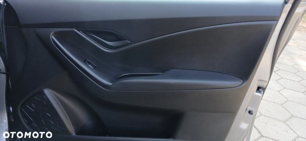 Hyundai ix20 1.6 CRDi blue YES Gold - 14