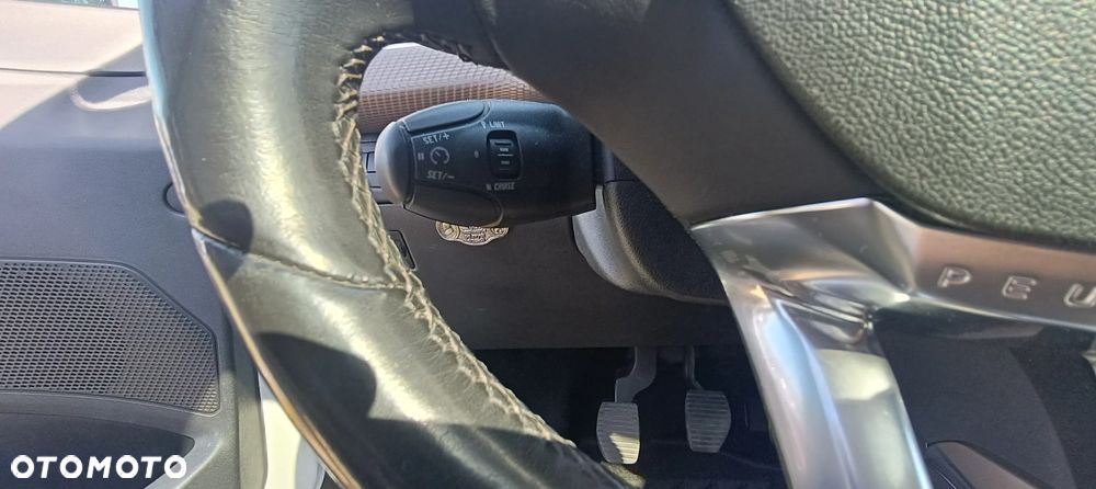 Peugeot 2008 e-HDi FAP 92 STOP & START Allure - 33