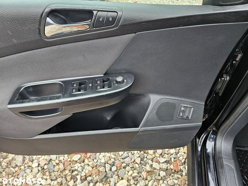 Volkswagen Passat - 13