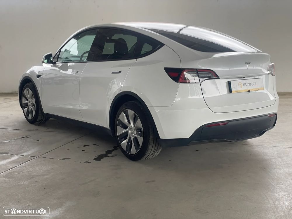 Tesla Model Y RWD - 3
