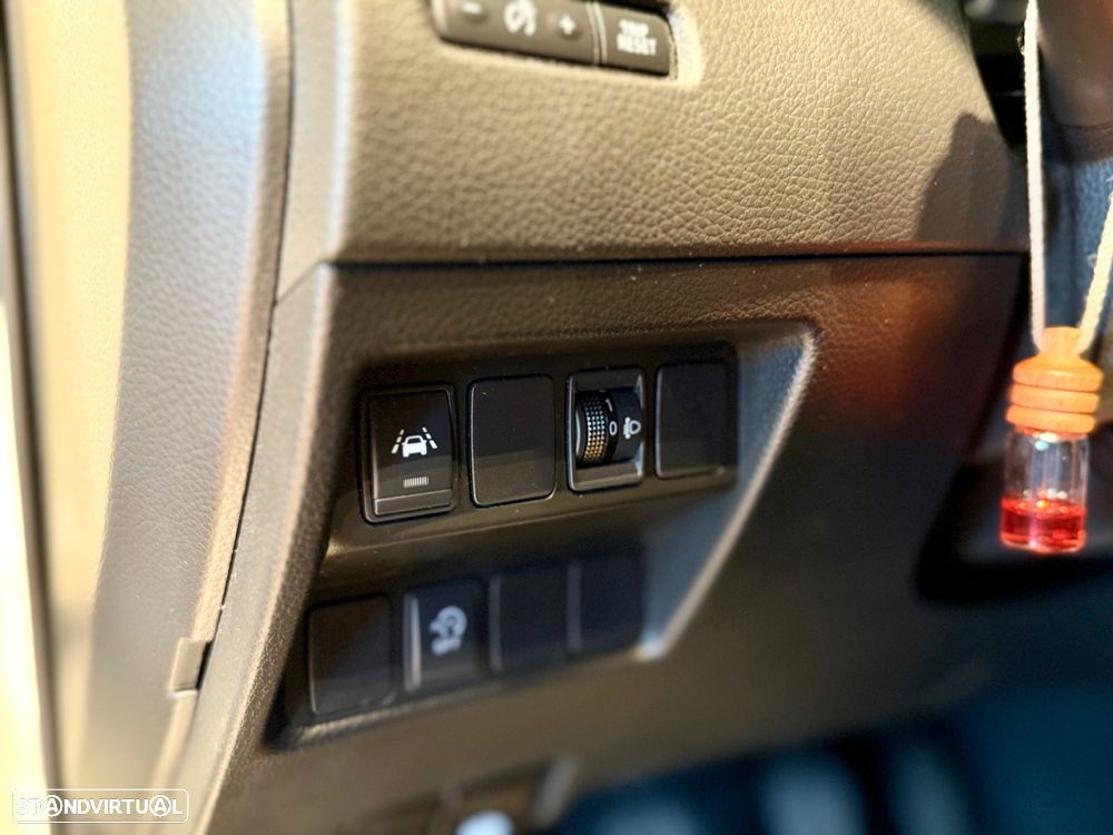 Nissan Qashqai 1.5 dCi N-Connecta J18+Led - 20