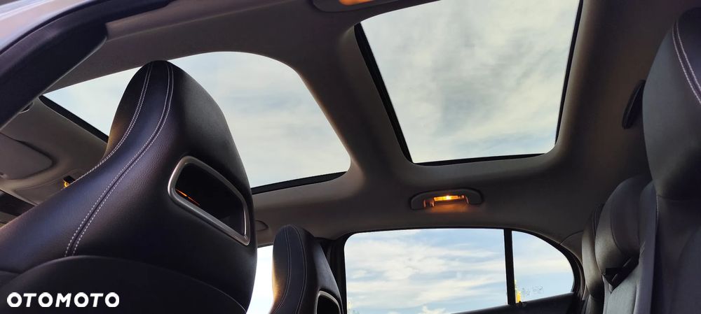 Mercedes-Benz GLA - 20