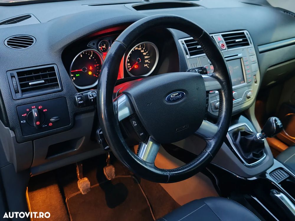 Ford Kuga 2.0 TDCi Titanium - 9