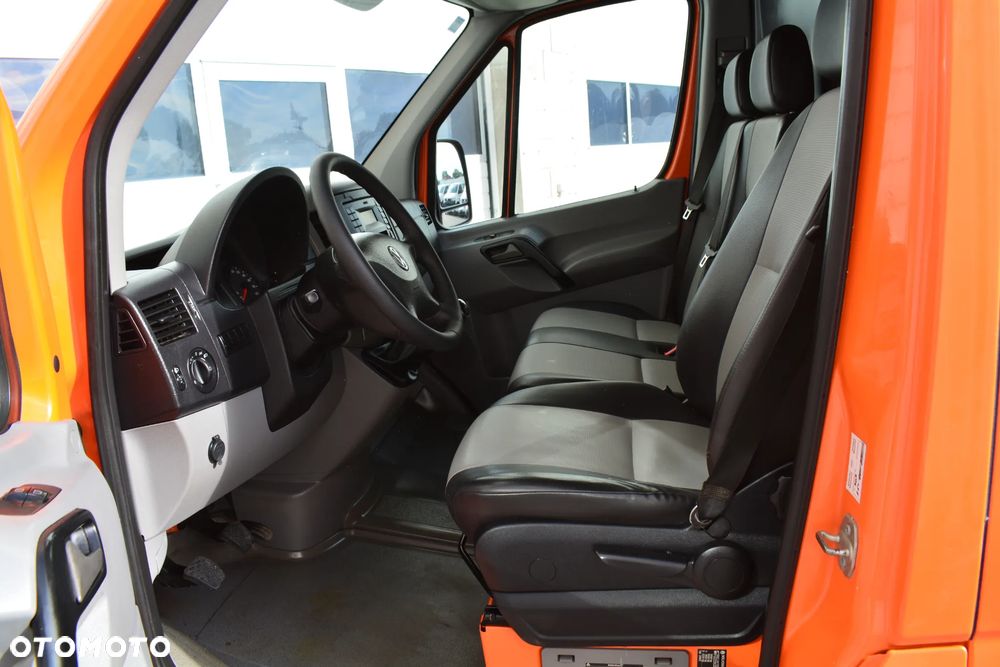 Volkswagen CRAFTER 35 2.0TDI - 24