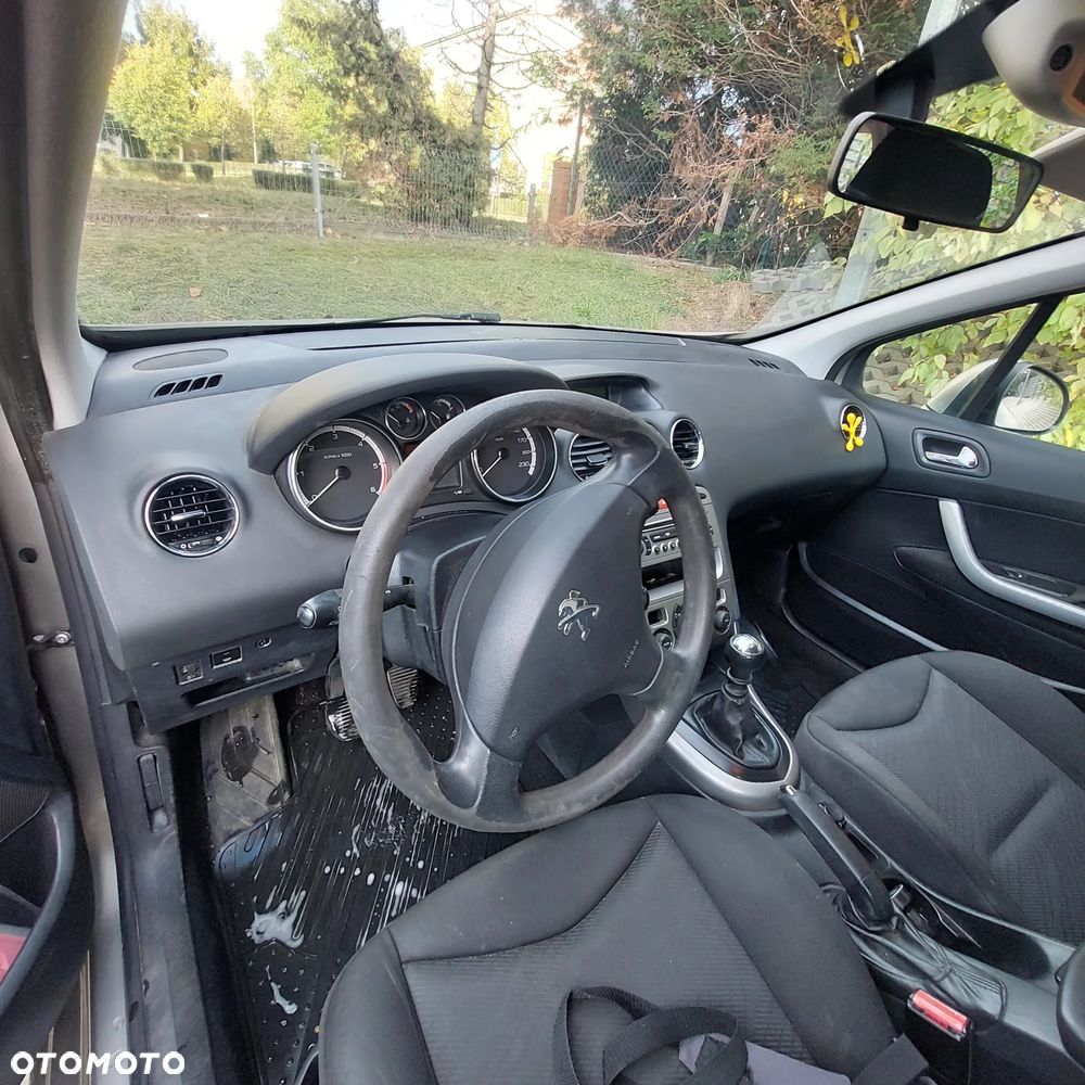 Peugeot 308 - 8