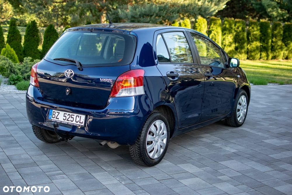 Toyota Yaris - 32