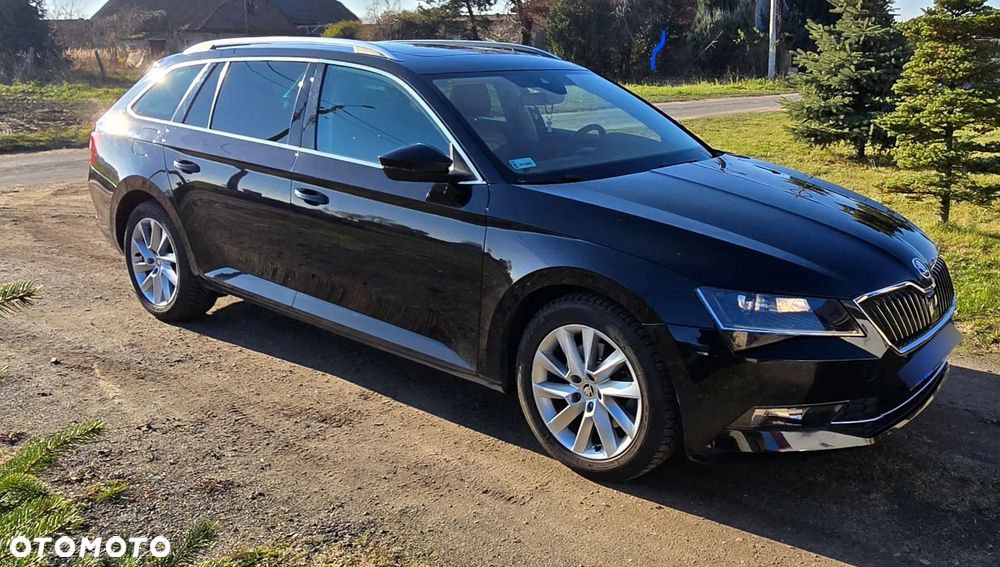 Skoda Superb 2.0 TDI DSG Ambition - 1