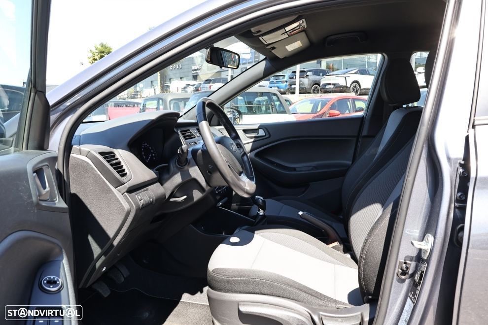 Hyundai i20 1.2 Access+Bluetooth 119g - 14