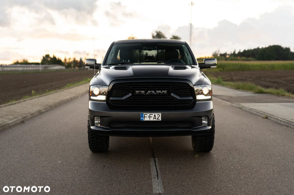 Dodge RAM 5.7 4x4 - 2