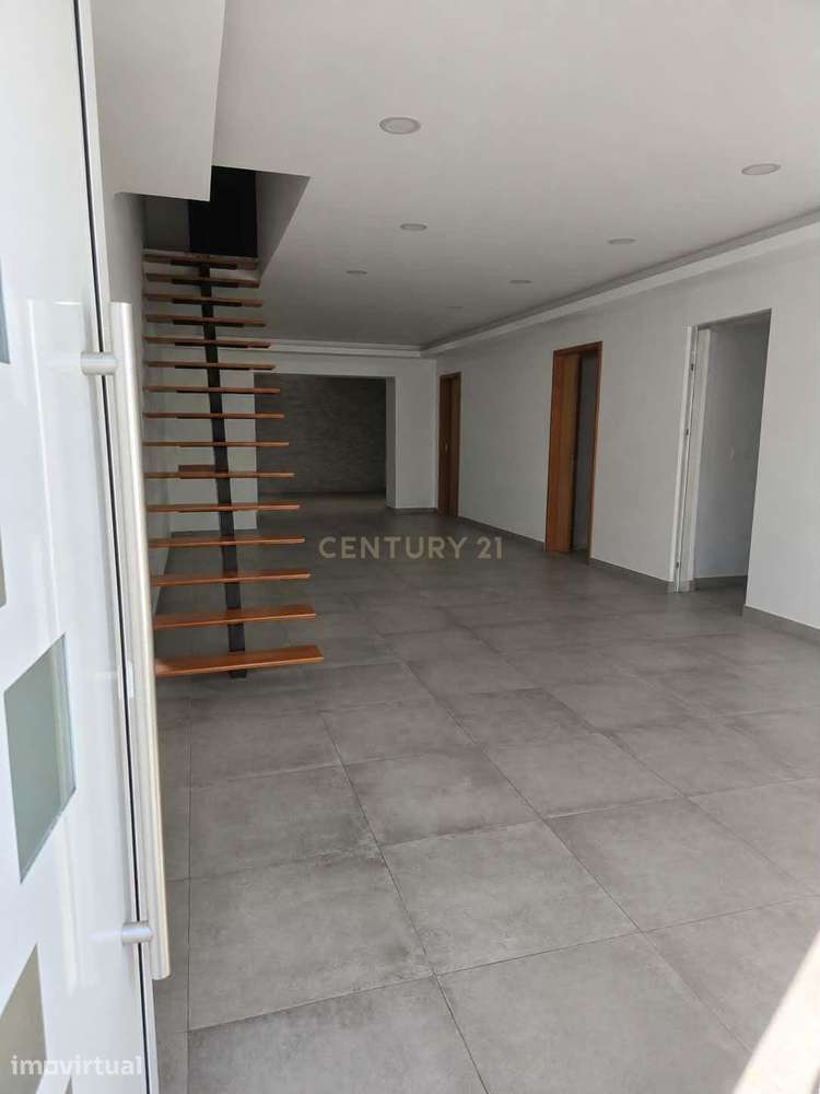 Moradia V1 com Aproveitamento de Sótão | Fajã de Cima – Ponta Delgada - Grande imagem: 2/12