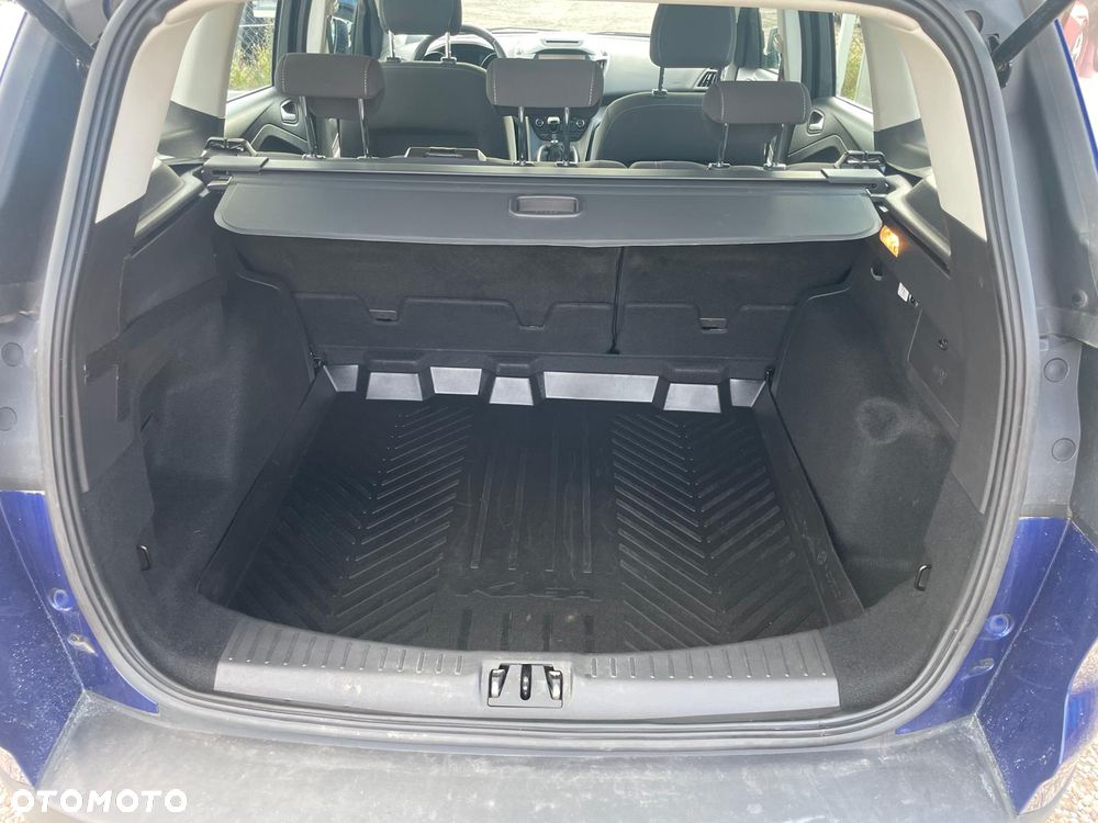 Ford Kuga - 12