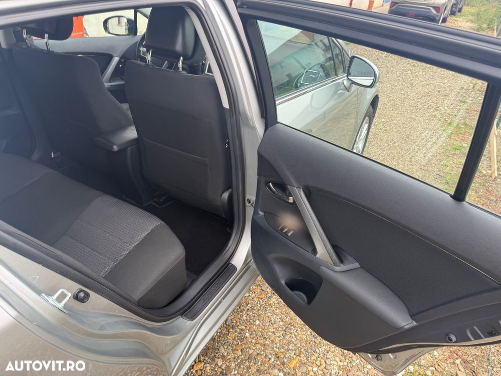 Toyota Avensis 1.8 Executive - 11