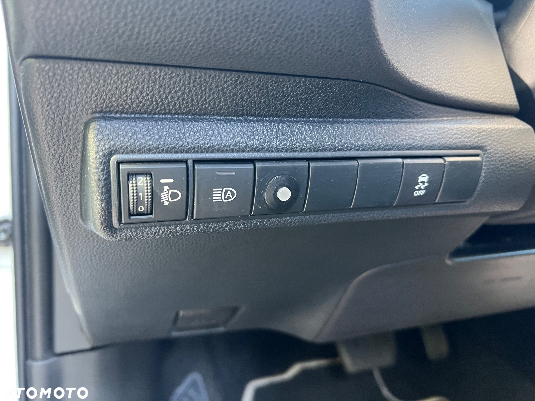 Toyota Corolla 1.8 Hybrid Active - 13