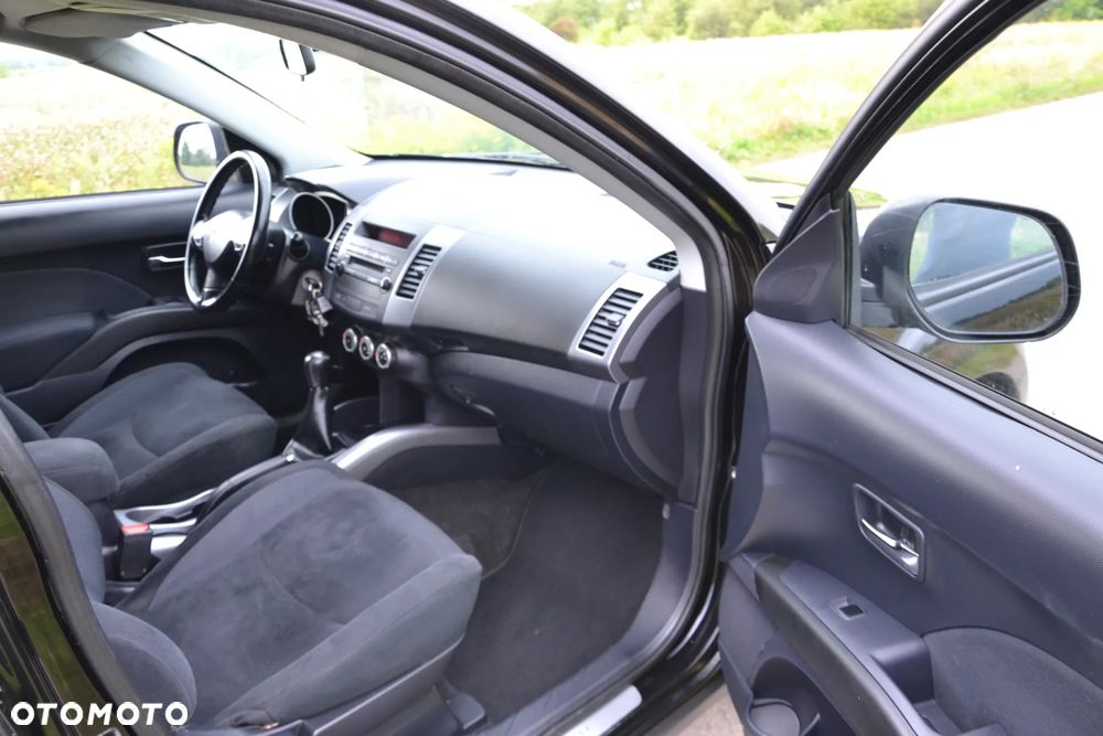 Mitsubishi Outlander 2.4 2WD Plus - 13