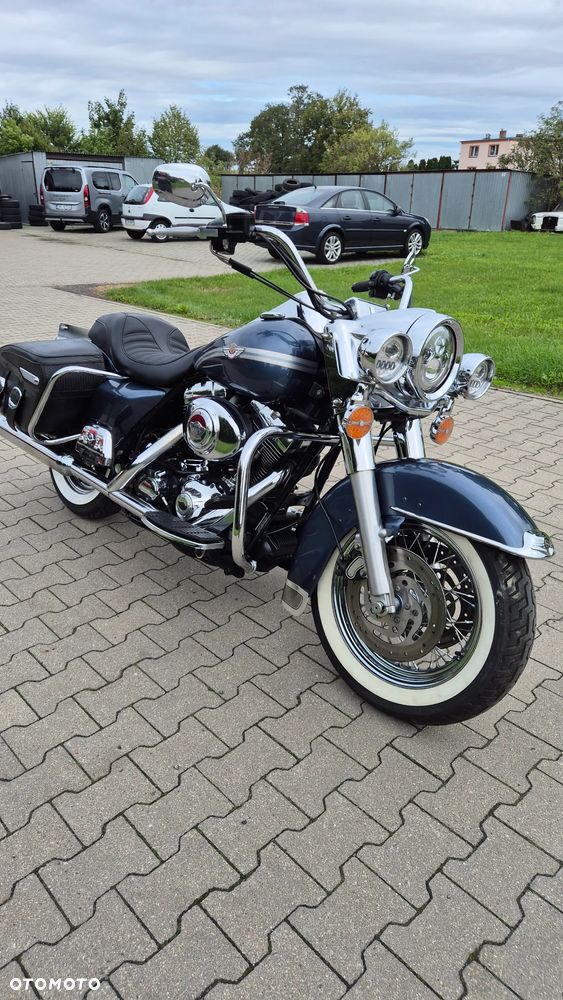 Harley-Davidson Touring Road King - 13