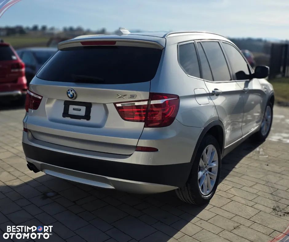 BMW X3 xDrive28i Advantage - 4