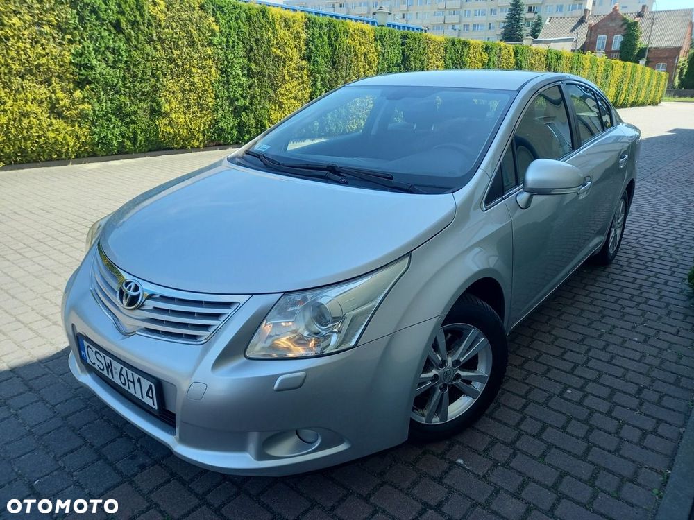 Toyota Avensis 1.8 Premium - 4