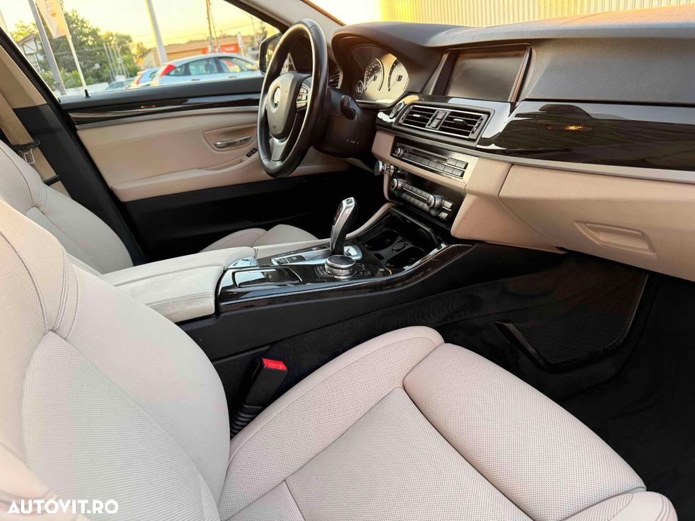 BMW Seria 5 530d xDrive Touring Aut. Luxury Line - 17
