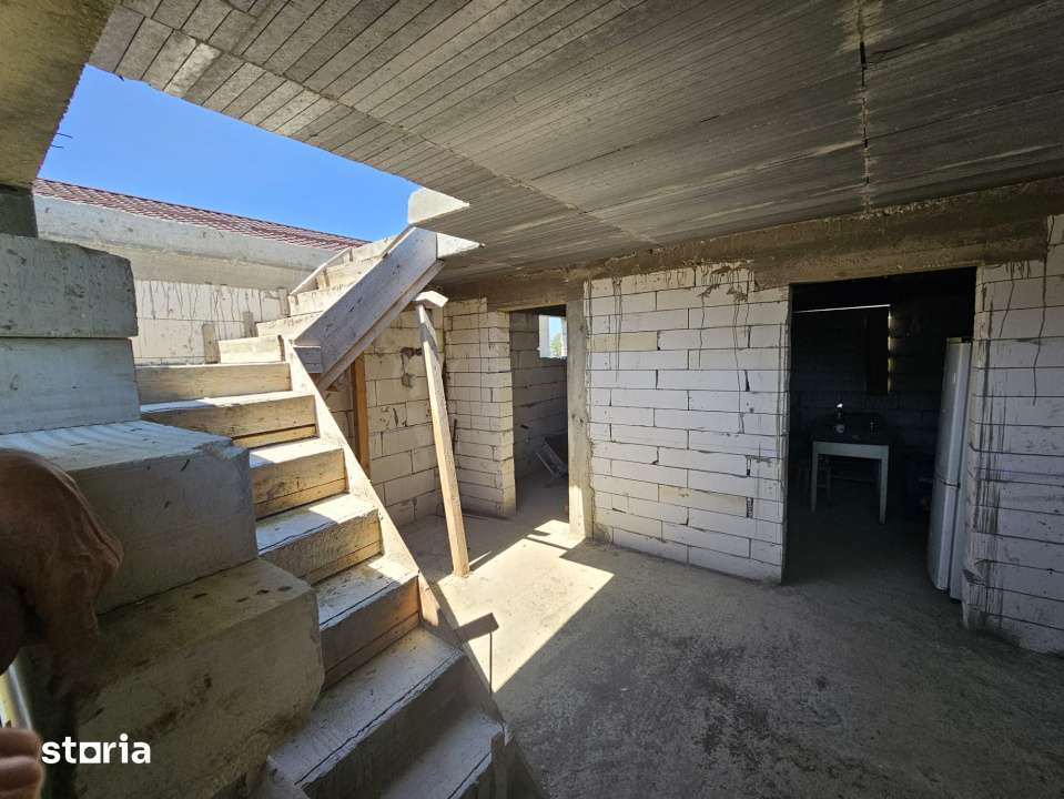 Teren intravilan cu constructie noua, 1172 mp, zona Bradesti - Imagine principală: 2/7