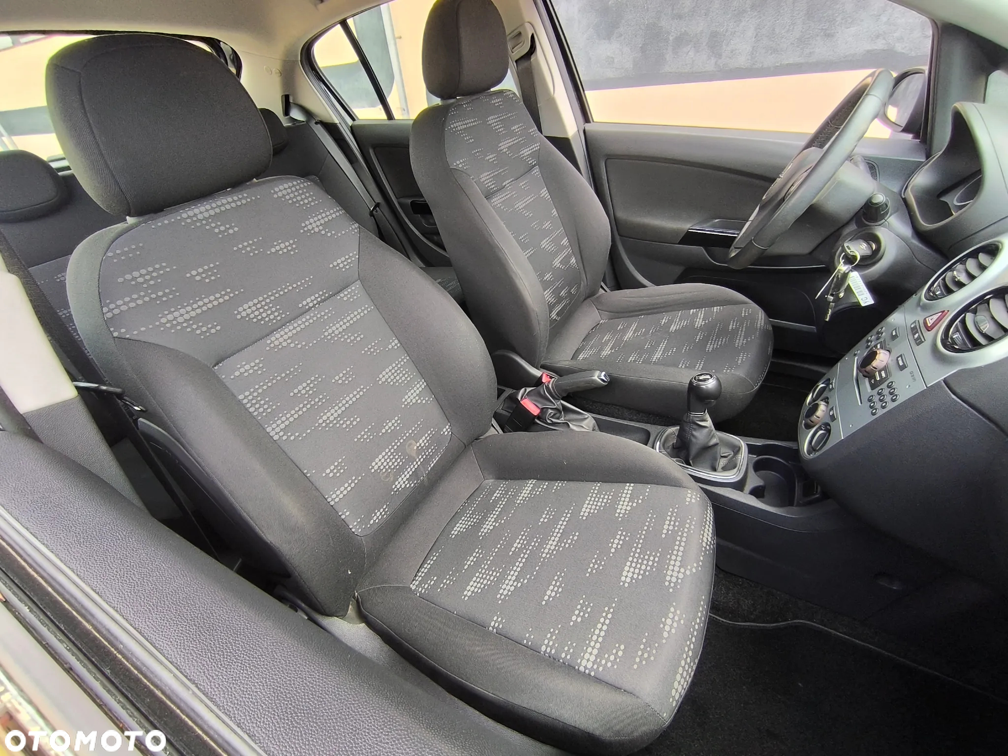 Opel Corsa 1.2 16V Enjoy - 20