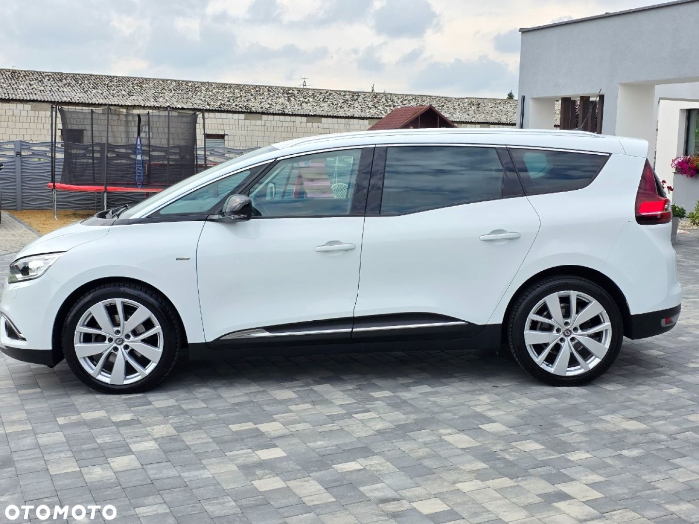 Renault Grand Scenic - 29