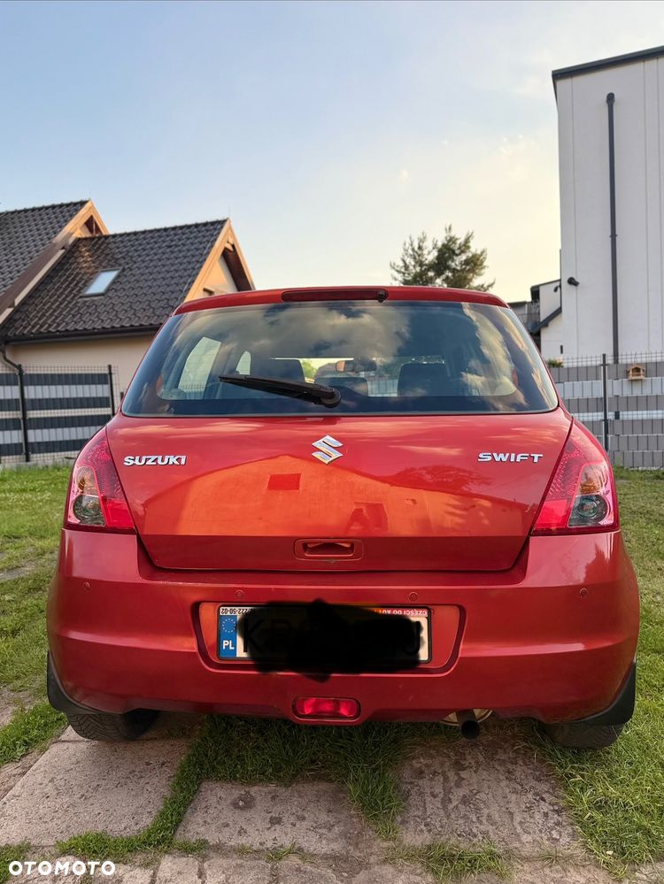 Suzuki Swift 1.5 GS - 4