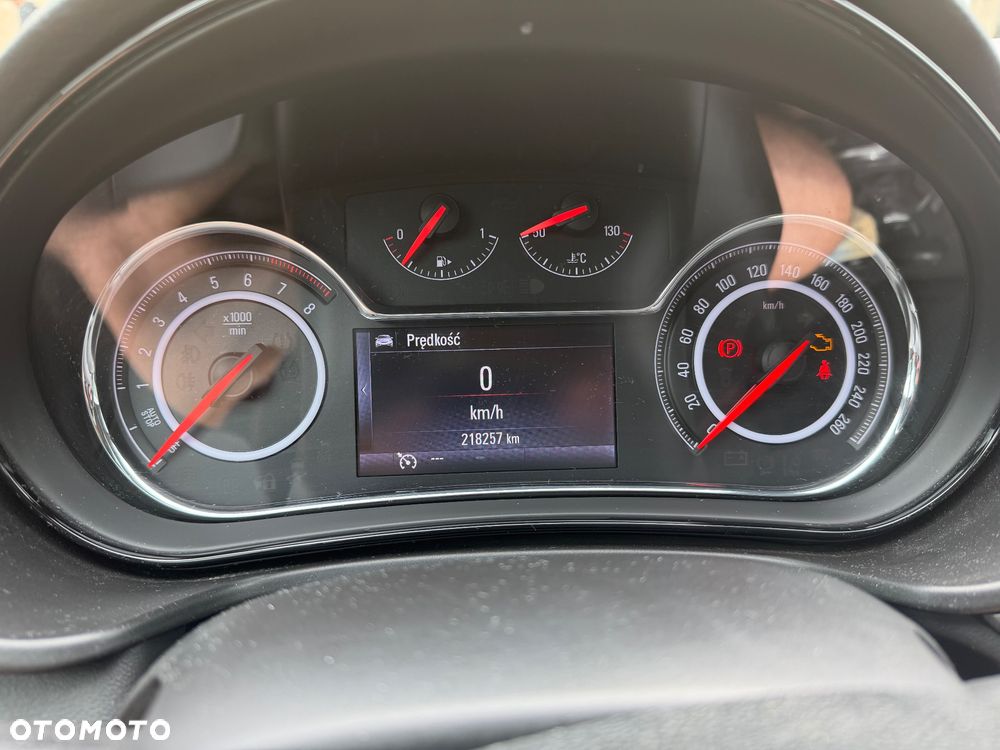 Opel Insignia - 13