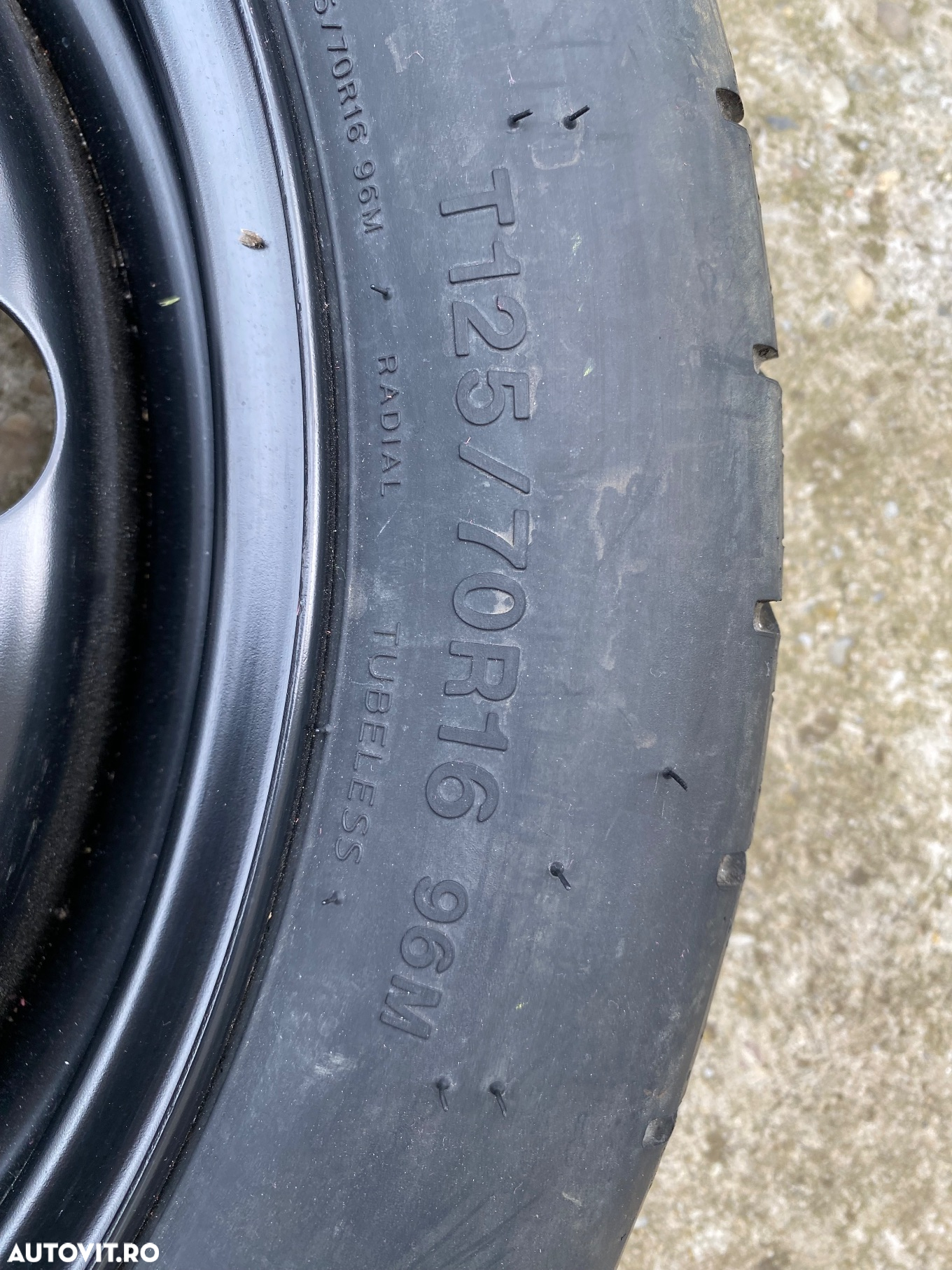 Anvelopă subțire BMW Seria 1 - 4