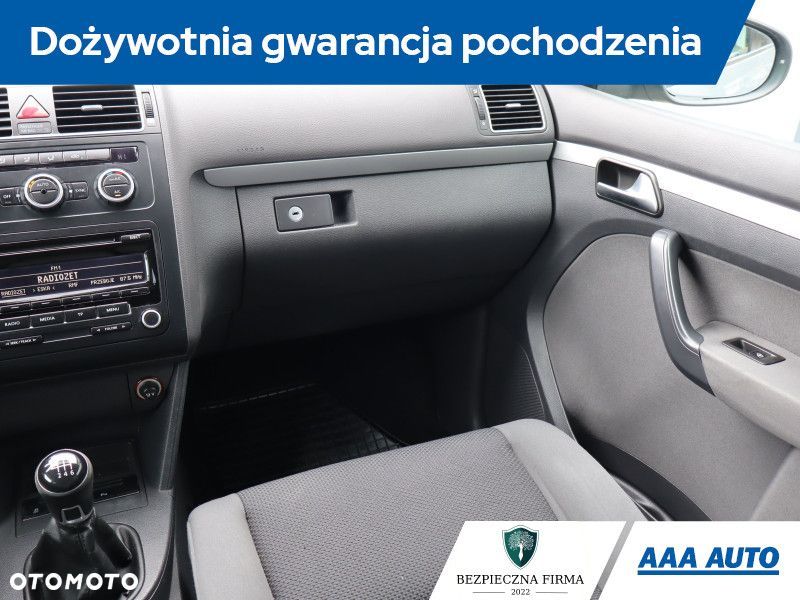 Volkswagen Touran - 9