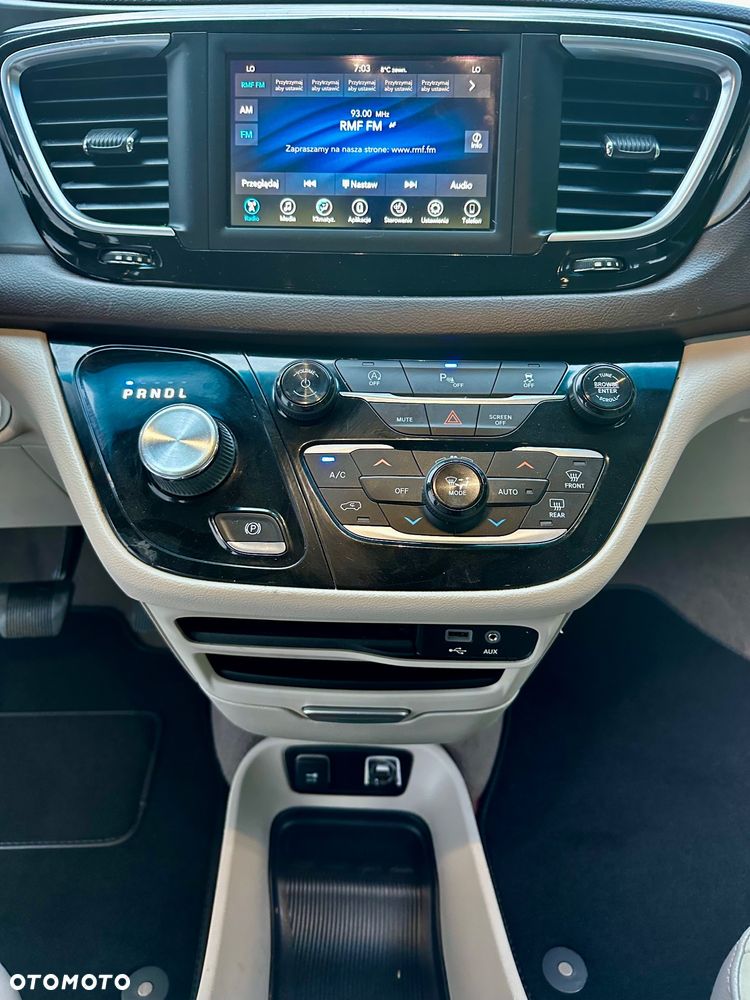Chrysler Pacifica - 9