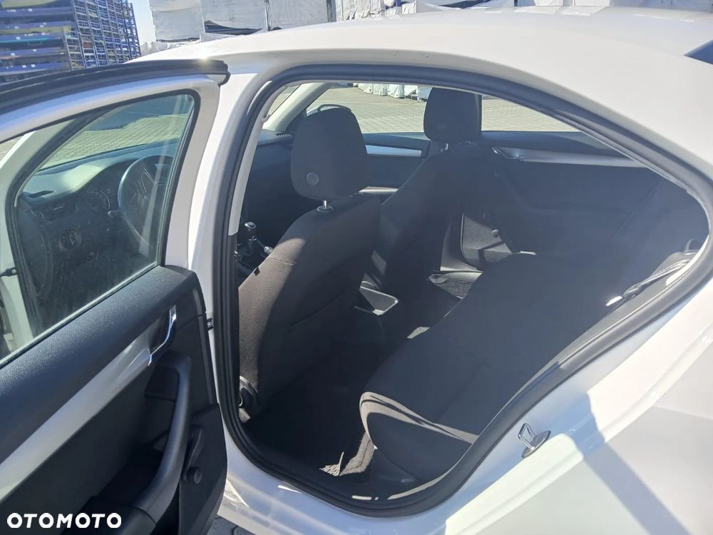 Skoda Octavia ver-1-6-tdi-ambition - 14