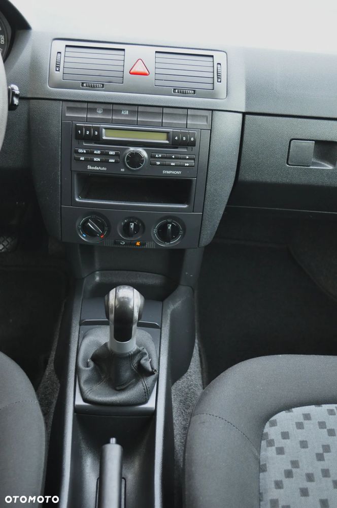 Skoda Fabia - 15