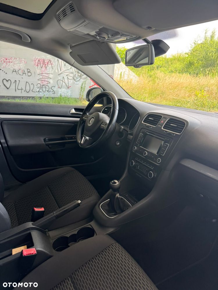 Volkswagen Golf 1.6 TDI DPF BlueMotion - 27