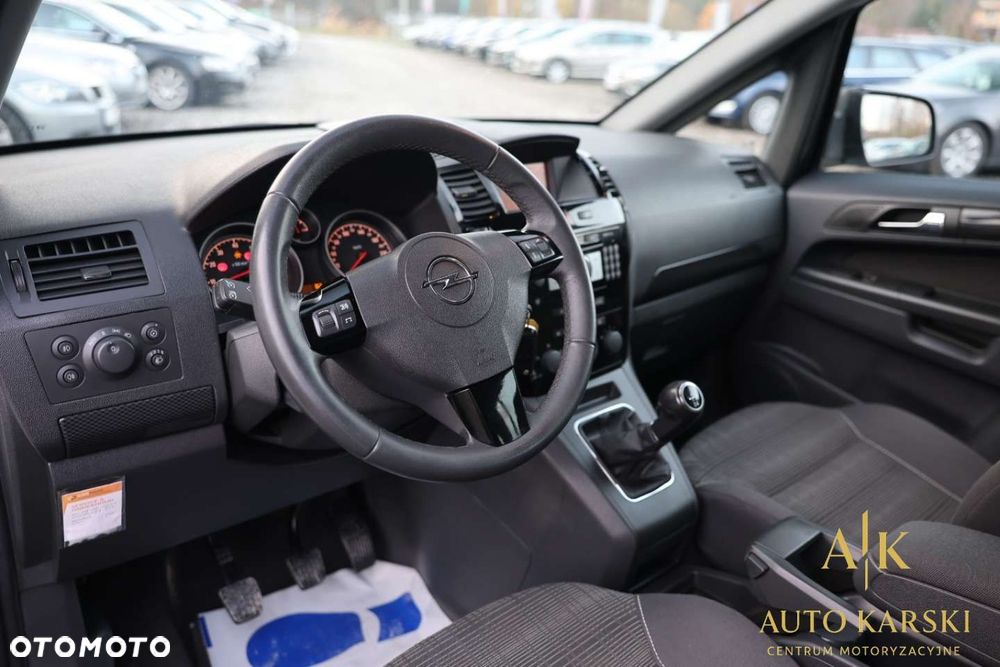 Opel Zafira - 25