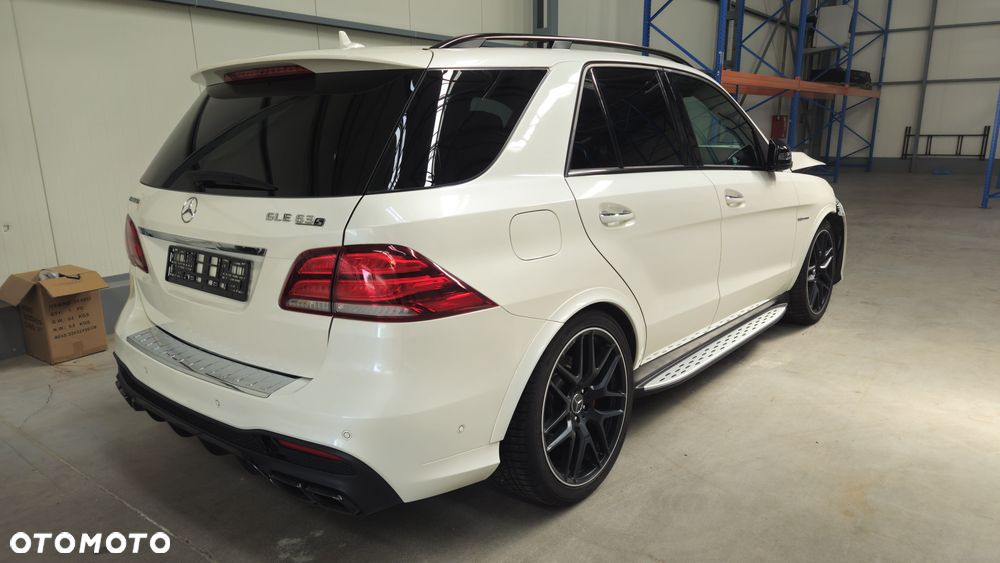 Mercedes-Benz GLE - 1