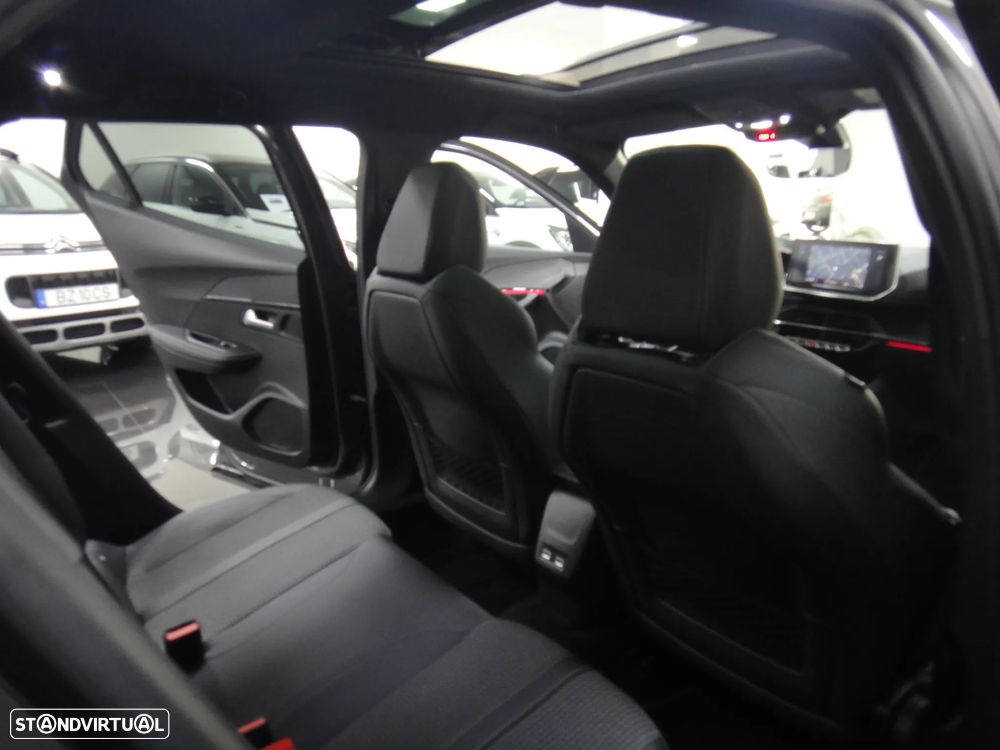 Peugeot 2008 1.2 PureTech GT Line EAT8 - 22