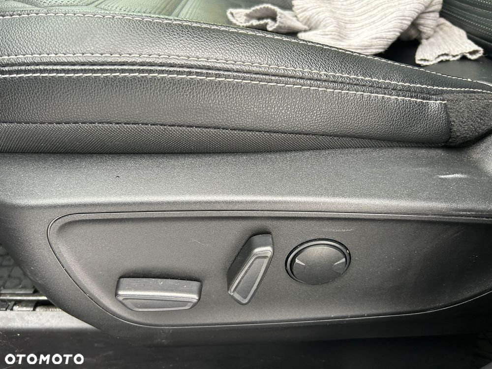 Ford Escape 2.0 EcoBoost AWD Titanium - 13