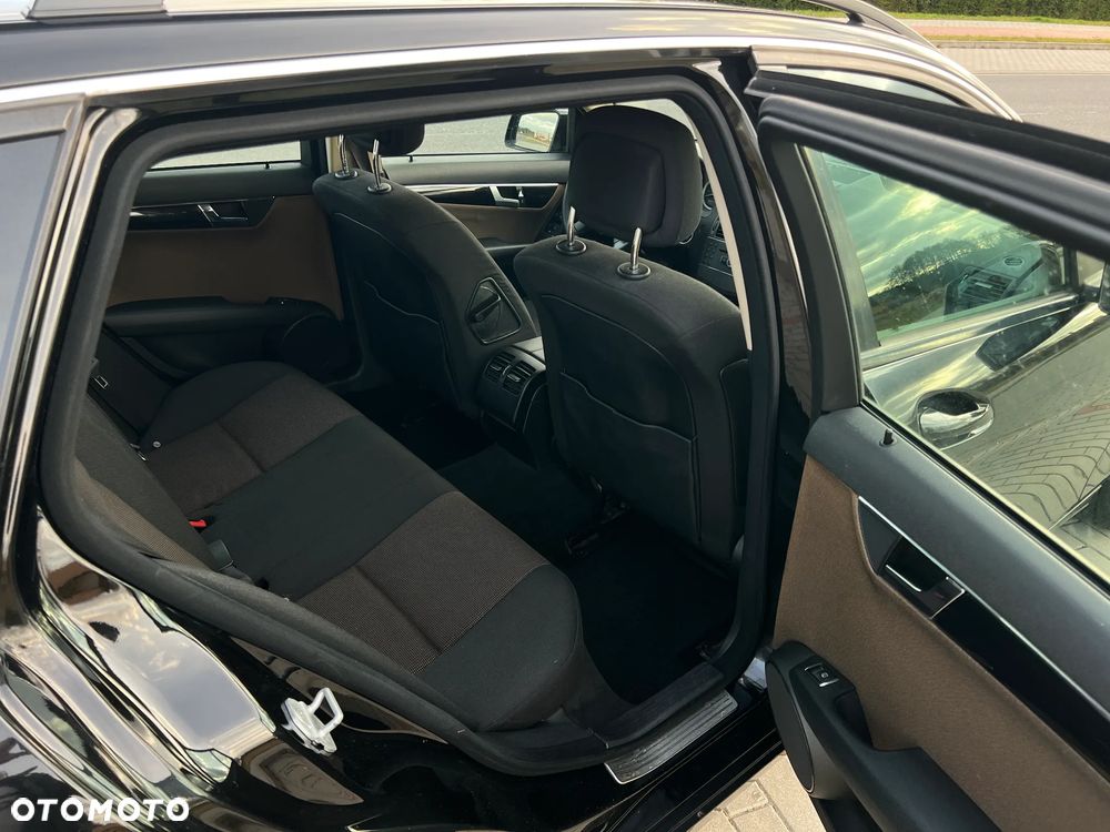 Mercedes-Benz Klasa C 180 K BlueEff Elegance - 11