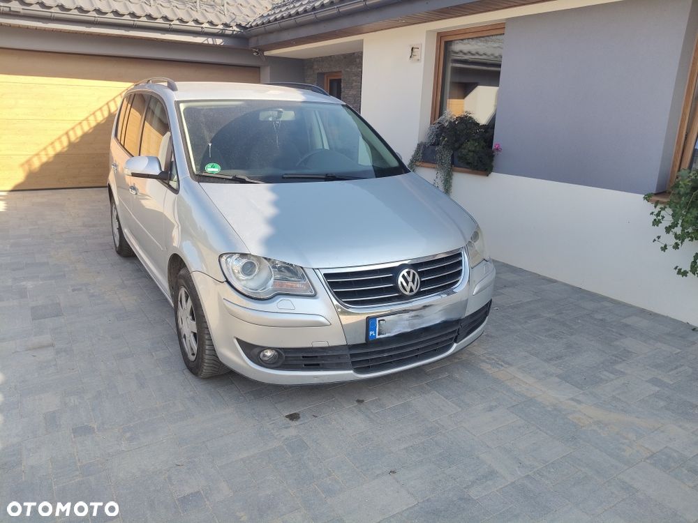 Volkswagen Touran - 1